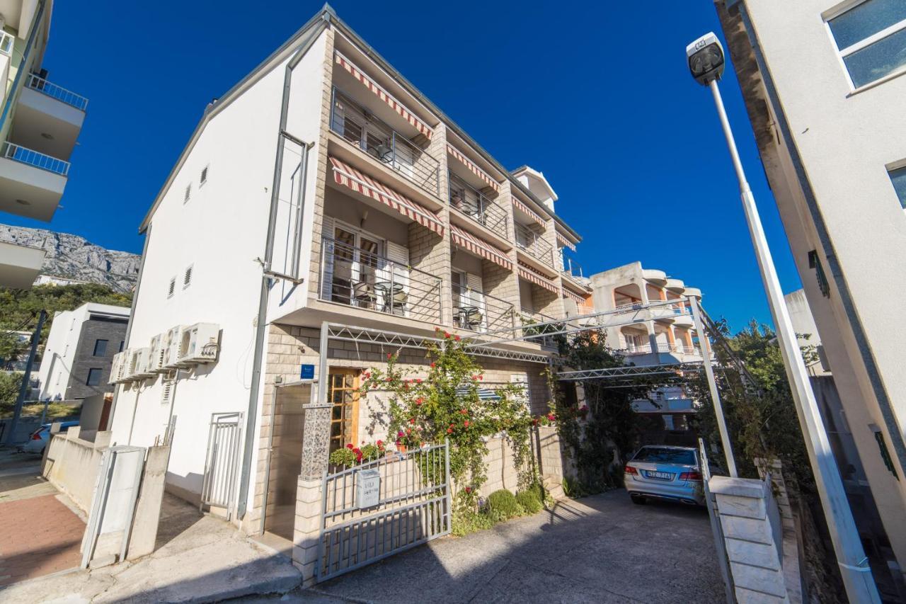 Apartments Hermina Tučepi Exterior foto
